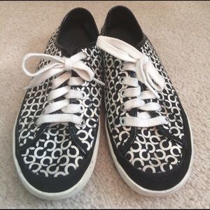 Black and white Edith Coach tennis shoes!