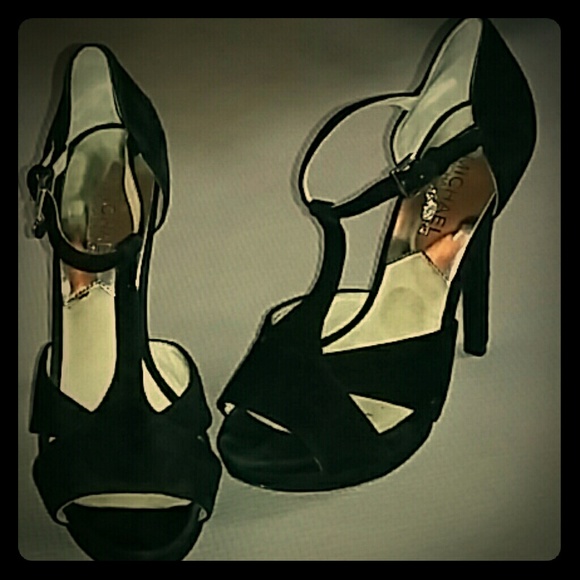 Micheal Kors black shoes - Picture 1 of 6