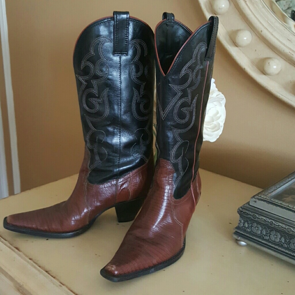 Cowgirl boots size 6