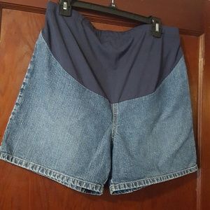 Maternity shorts