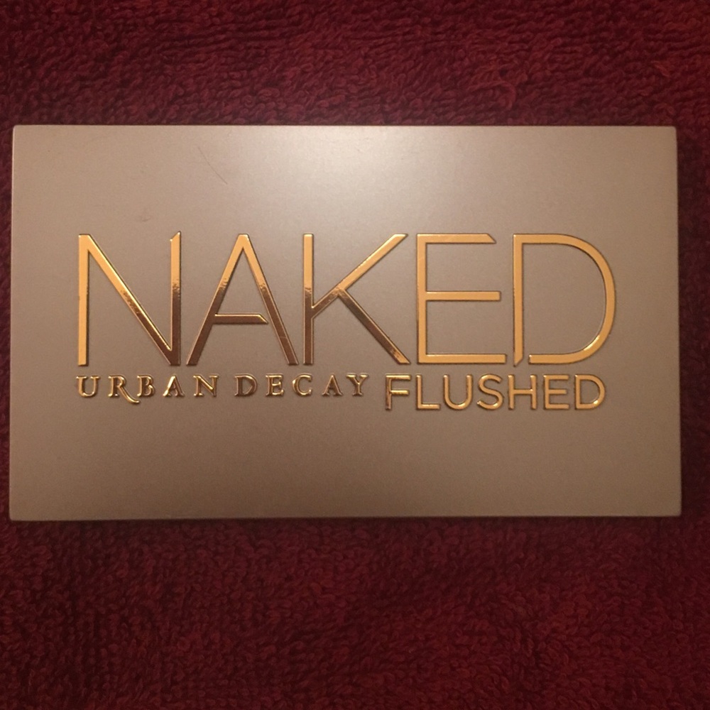 Urban Decay Naked Flushed Palette (Naked)✨