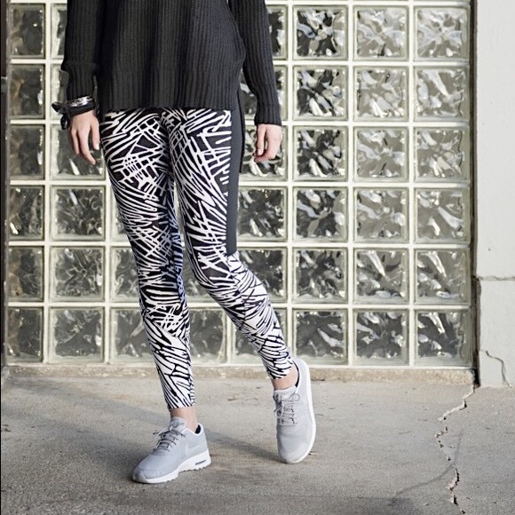 Nike Pants - Women’s Nike Leg-A-See Print Legging