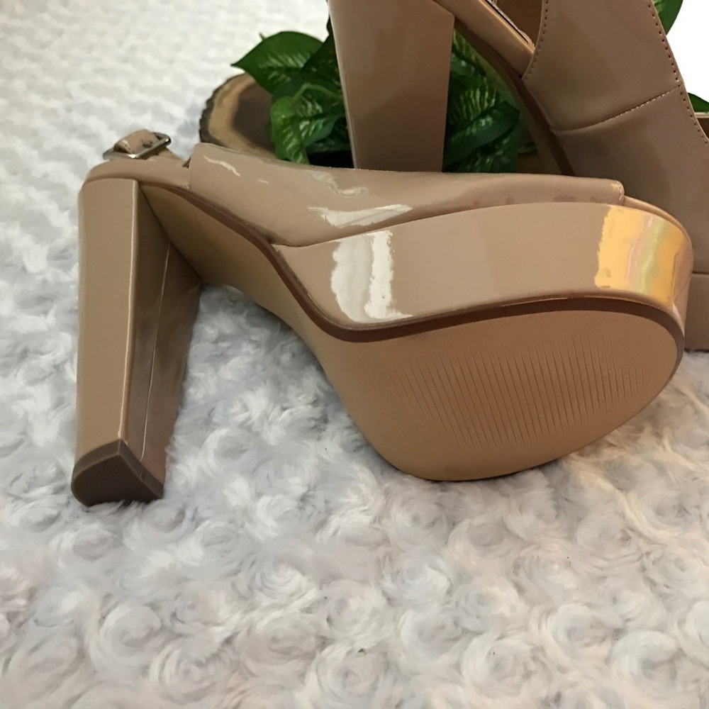 💰SOLD💰Steve Madden "Gazette" Platform Heels - Picture 4 of 5