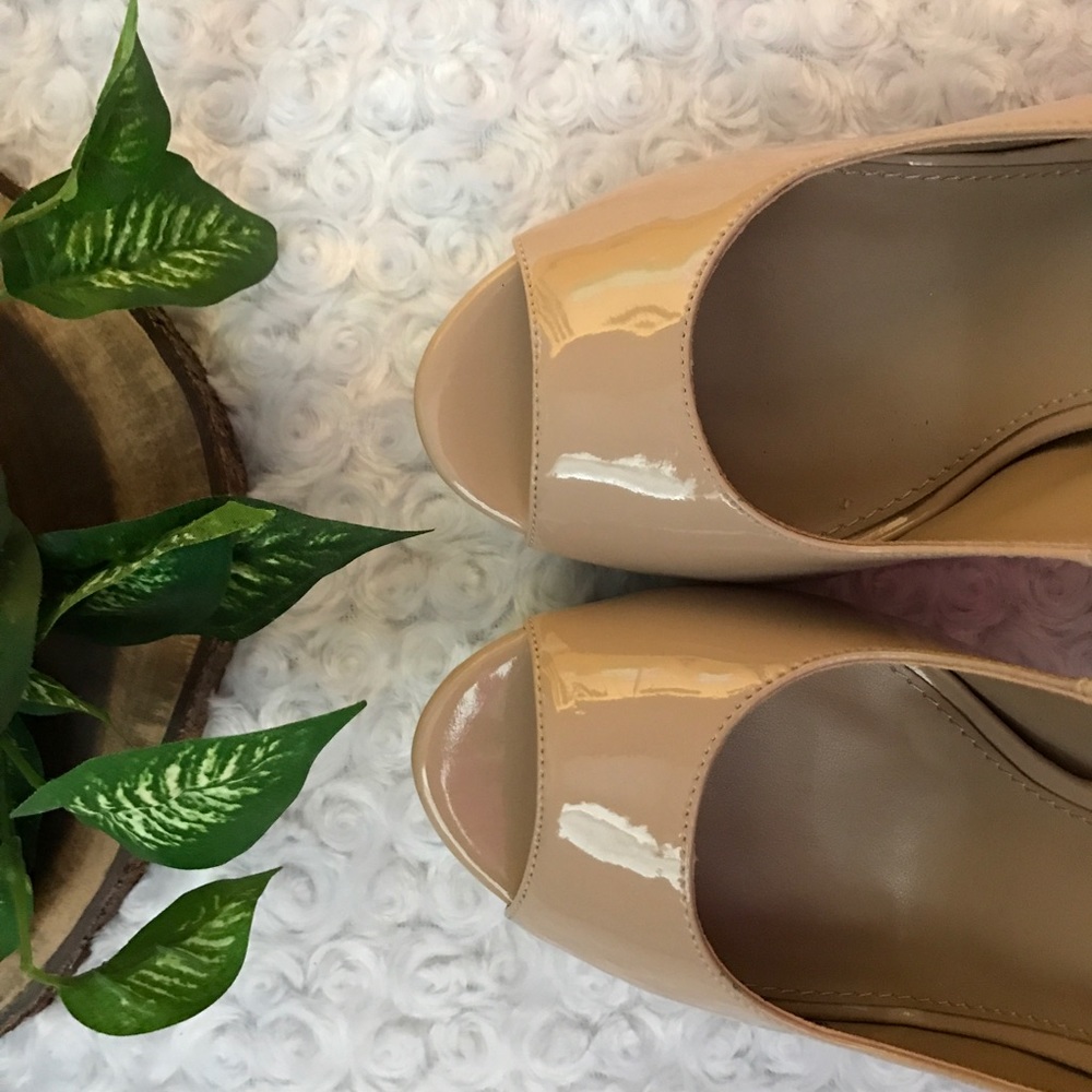💰SOLD💰Steve Madden "Gazette" Platform Heels - Picture 5 of 5