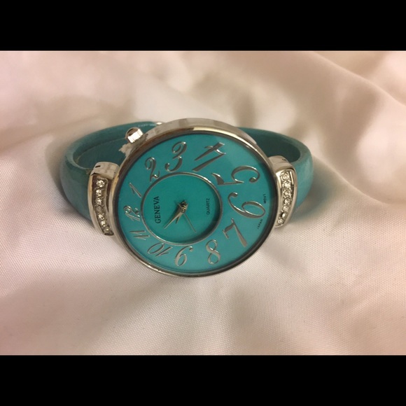 Geneva Novelty Watch - Picture 1 of 3