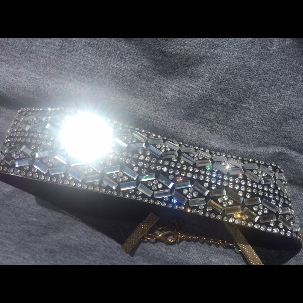 Sparkle choker