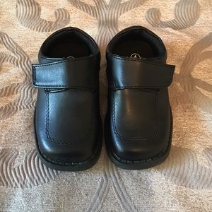 Black toddler dress shoes size 4