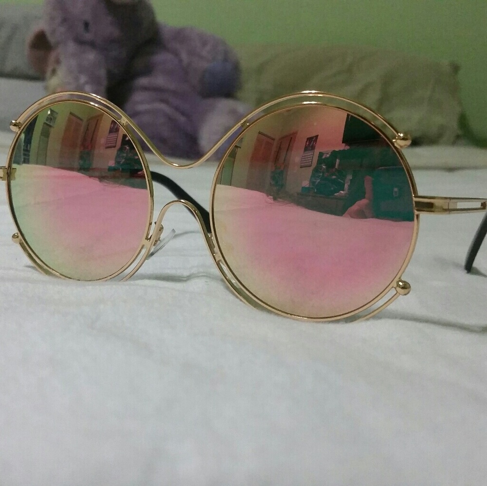 Oversized Mirrored Sunglasses - Picture 1 of 4