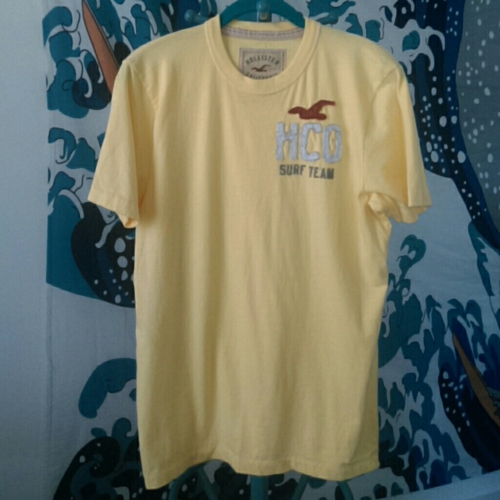 {Hollister}❗2/$14❗HCO Surf team- Yellow