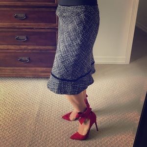 Gap winter skirt size 6 fully lined.