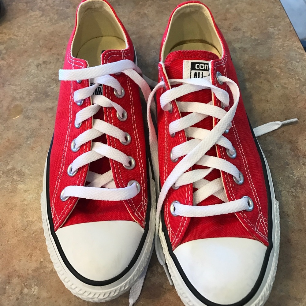 Red low top converse