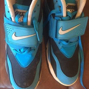Air Diamond Turf Sneakers