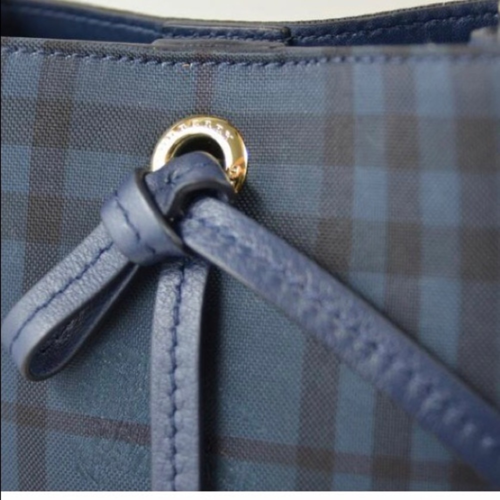 Mini burberry bucket bag new without tags