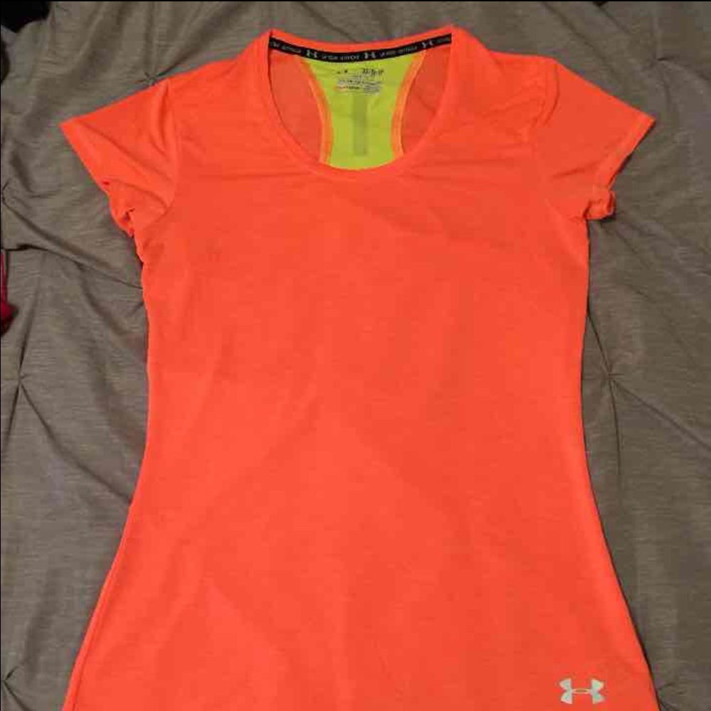 NWOT Under Armour work our top