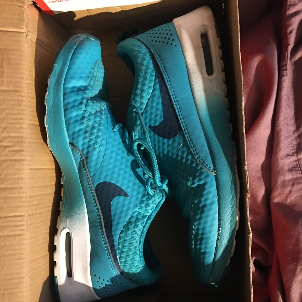 Nike thea
