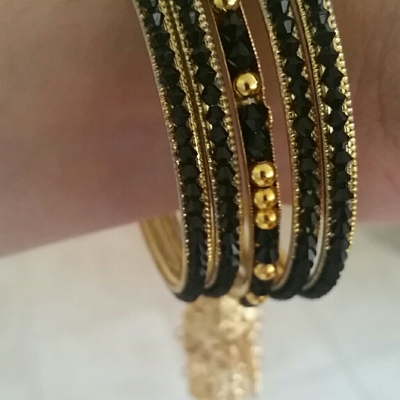 Black and gold beaded ethnic bracelets - Picture 2 of 5