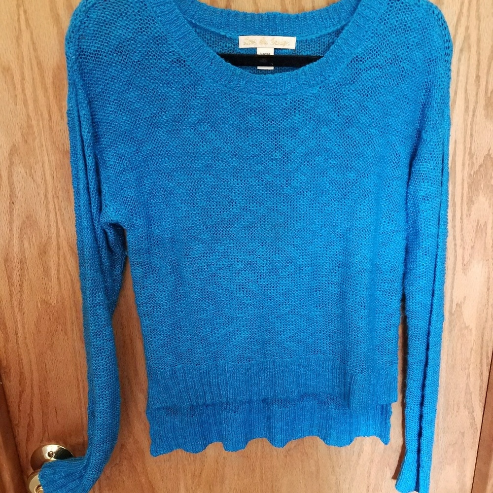 Gorgeous turquoise blue
