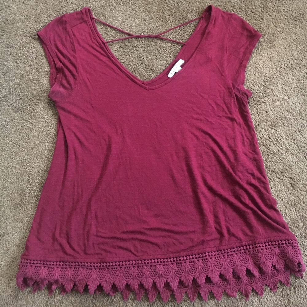 American eagle maroon shirt