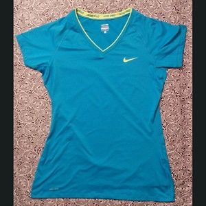 NIKE PRO SHORTSLEEVE V NECK II WOMENS LARGE BLUE