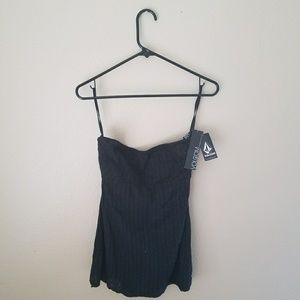 ! VOLCOM WOMEN'S TOP NWT!