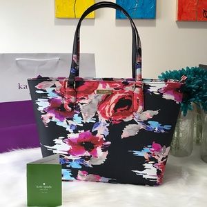 SOLD 🆕 Kate Spade ♠️ Small Dally Laurel Way