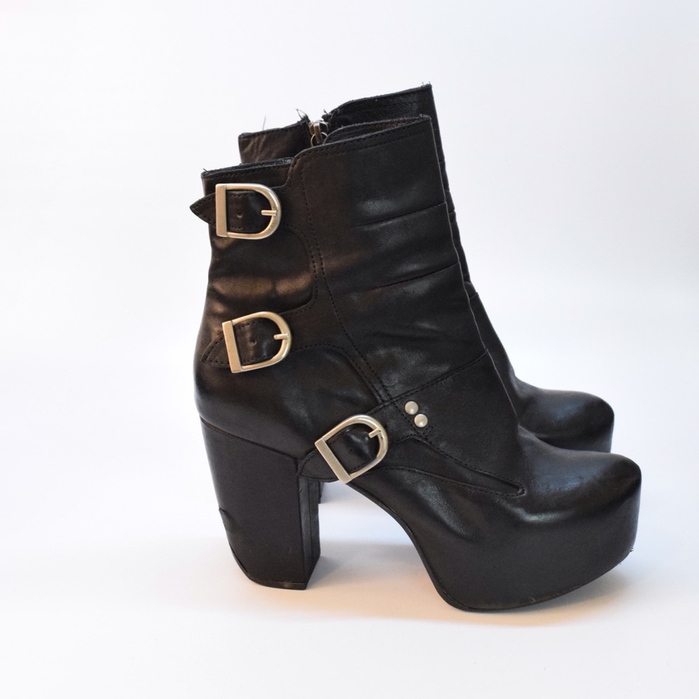 Leather Ankle Boots with Buckles by Mista, size 9