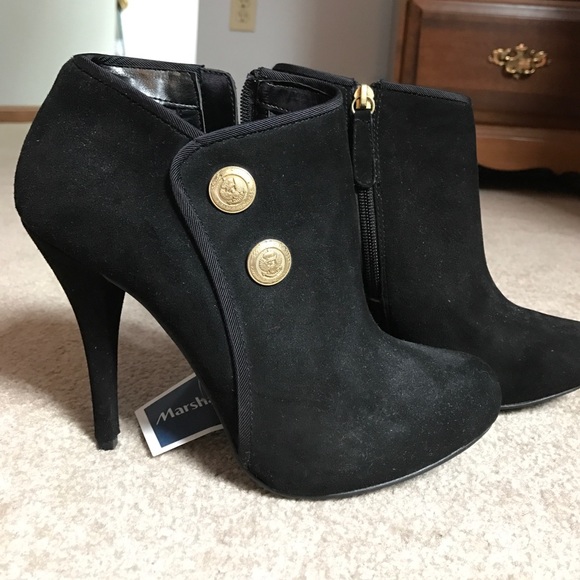 Guess Shoes - Guess black booties