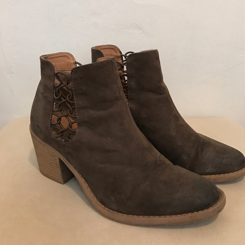 Beautiful spring booties!