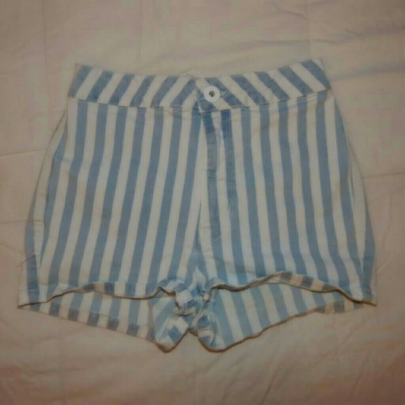 Bullhead high waisted striped shorts - Picture 1 of 2