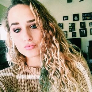 Meet your Posher, Kasey