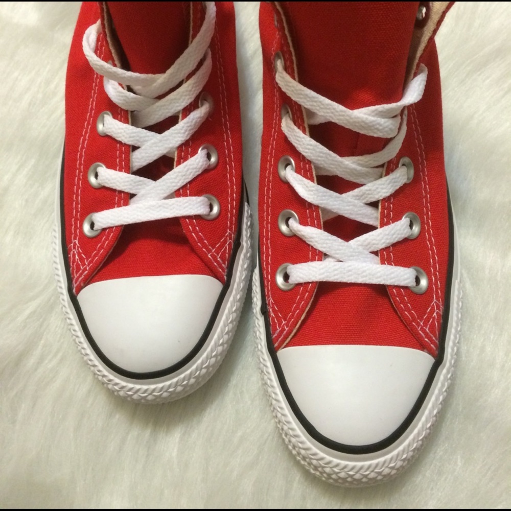 🛍 SALE! CONVERSE WOMENS RED BRAND NEW SHOES - Picture 3 of 4
