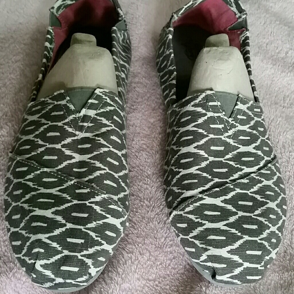 Grey and white TOMS like flats size 8