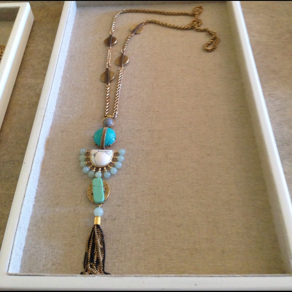 Totum tassel necklace