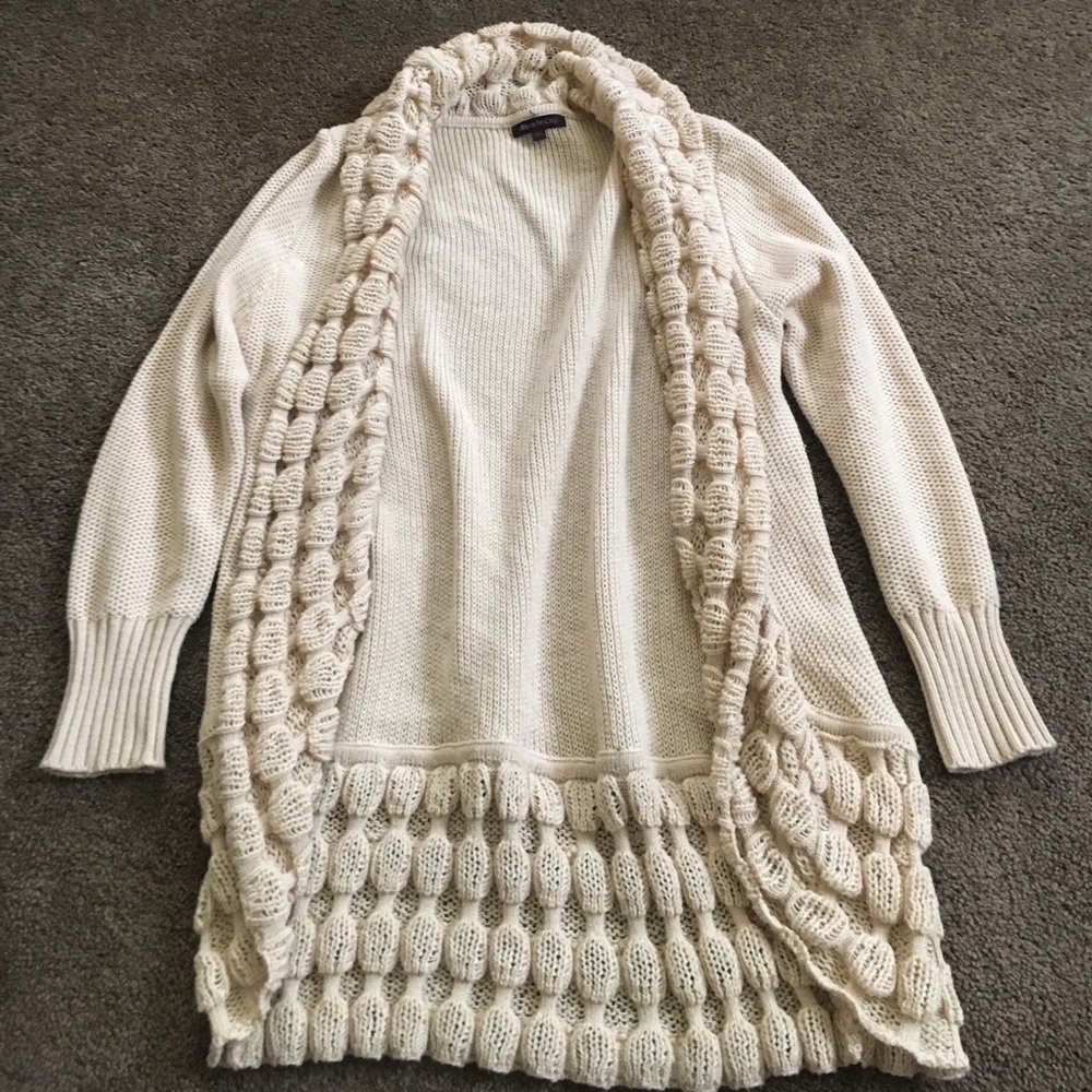 Cream colored sweater/cardigan