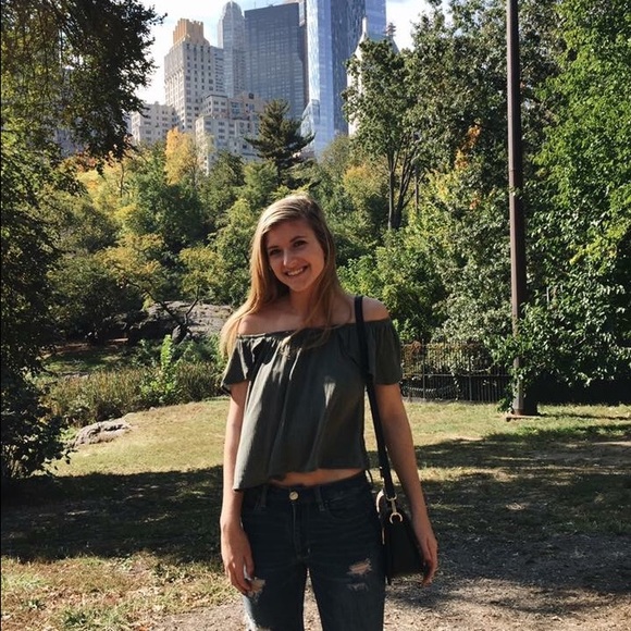 Meet your Posher, Abby - Picture 3 of 4