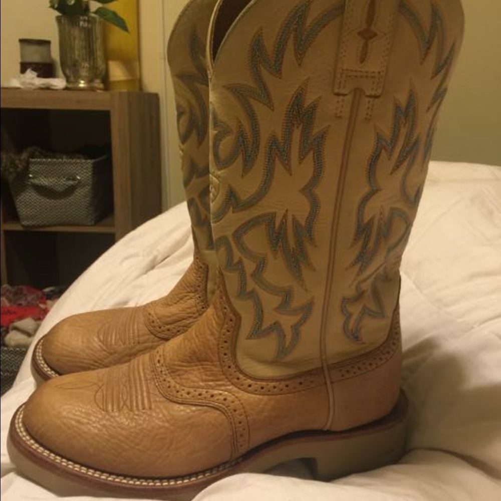 Ariat cowboy boots