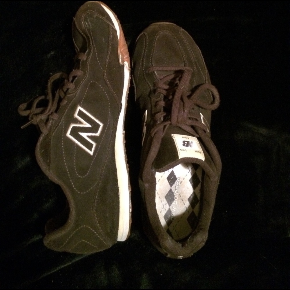 Brown women's 442 New Balance EUC