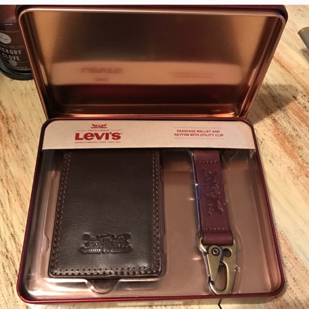💥 NWT men's Levi wallet
