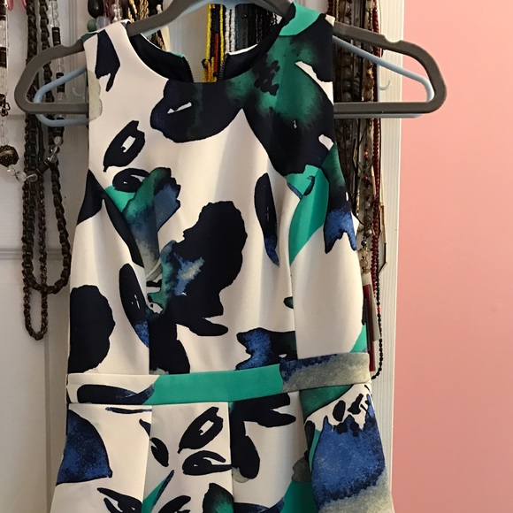 Floral dress - Picture 3 of 4