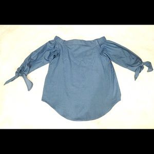 Off shoulder Blouse.