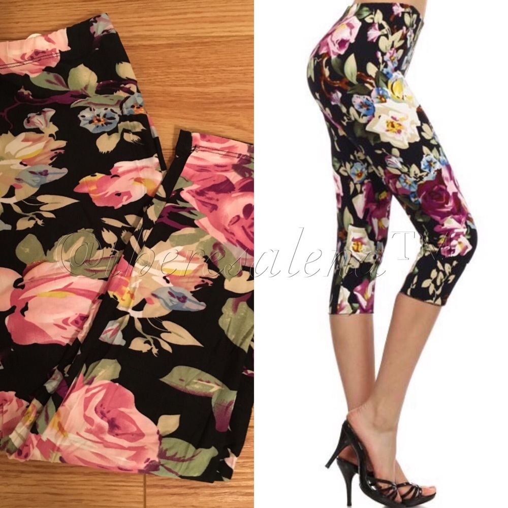 SALE! ❤️ Floral Brush Knit Crop Leggings