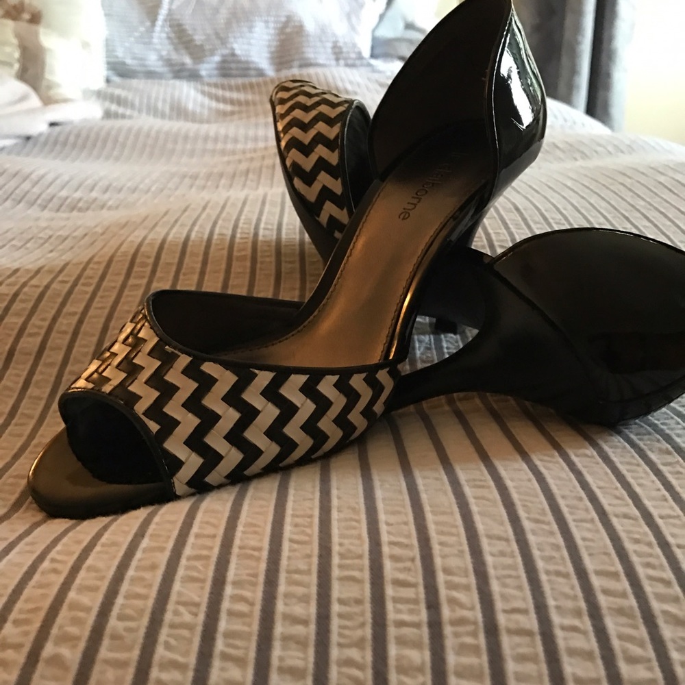 LIZ CLAIBORNE HEELS