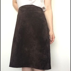 GAP Brown sued skirt