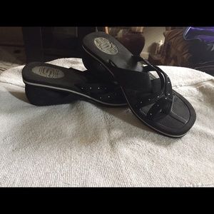 Black wedge Skechers sandal