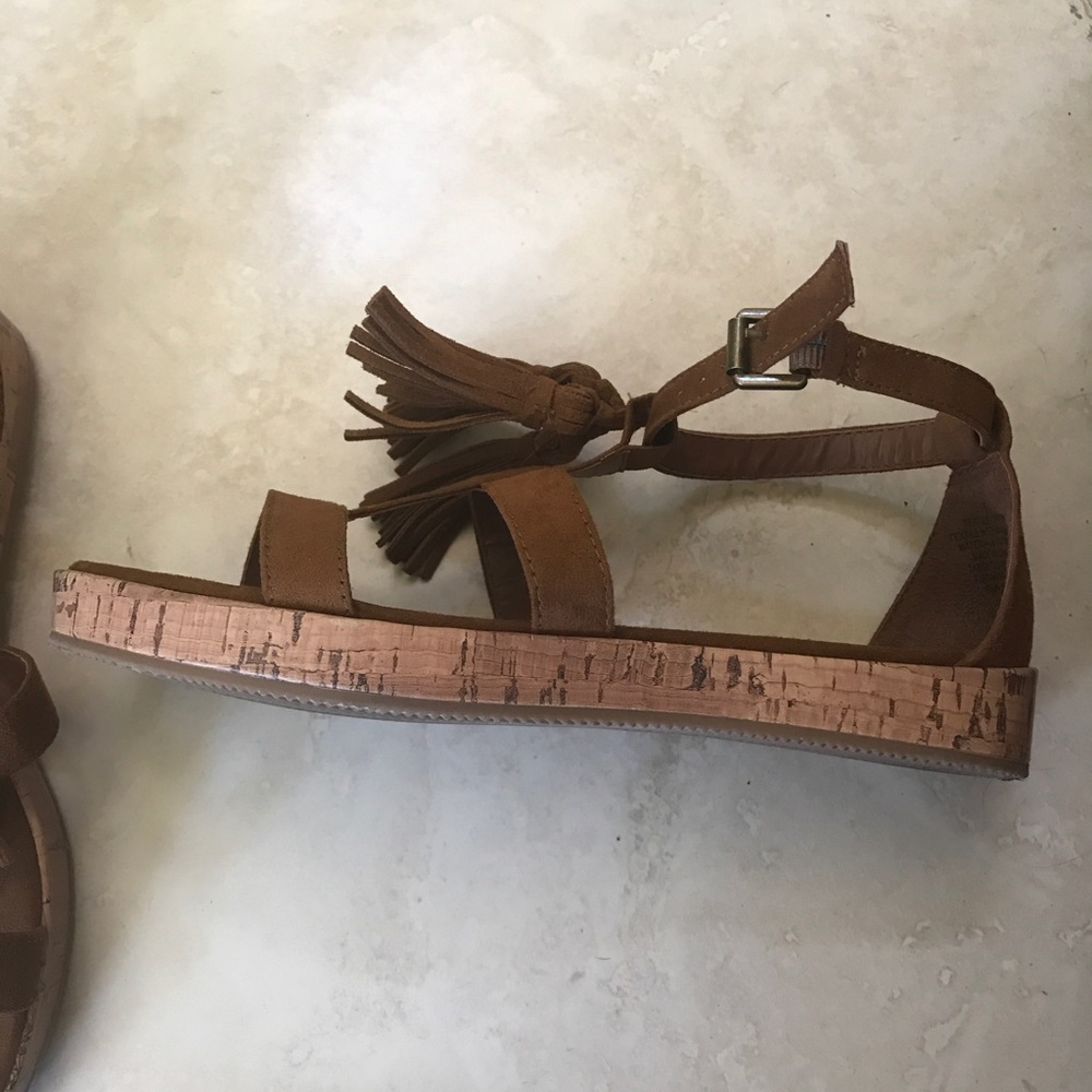 Sandals - Picture 2 of 3
