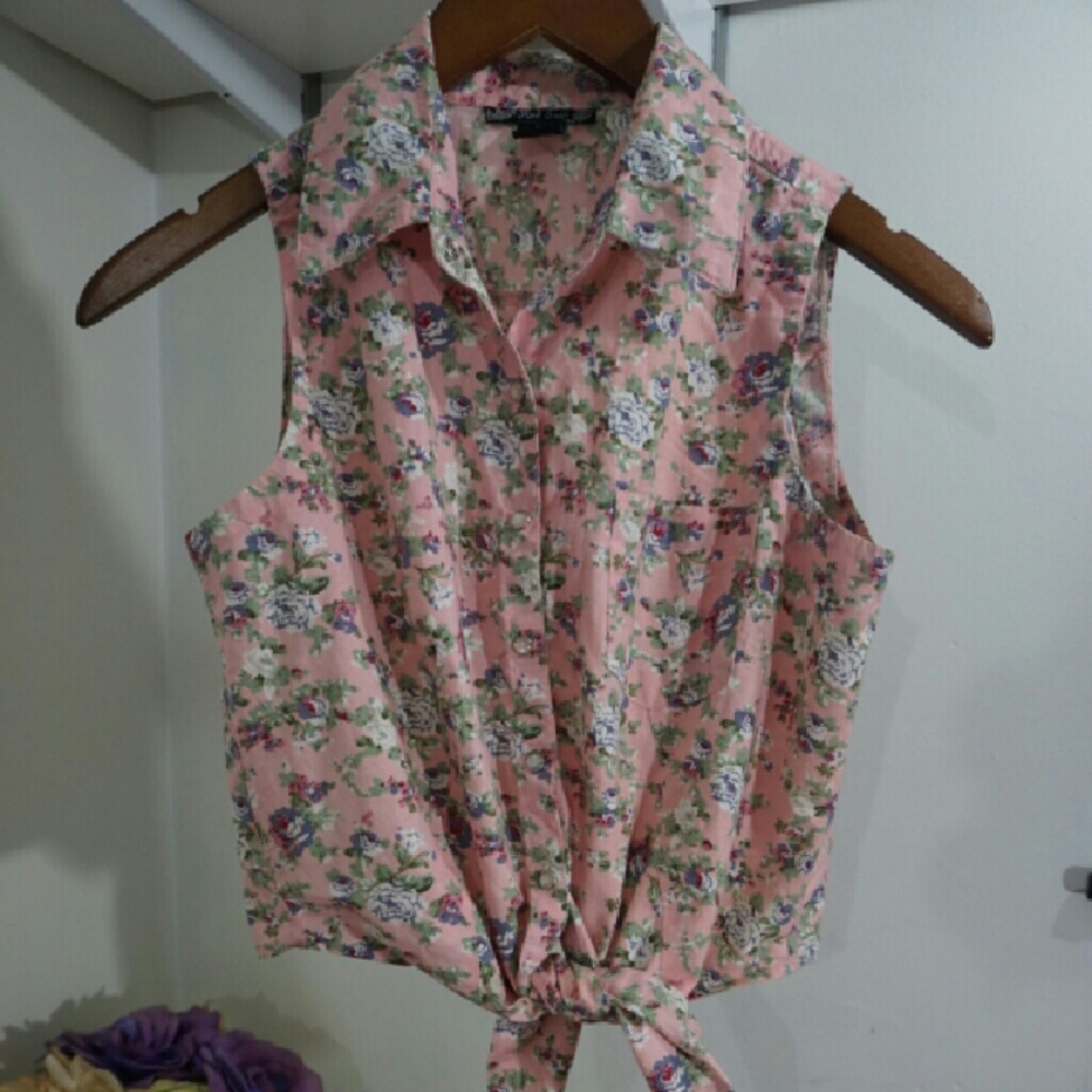Button Tie Crop