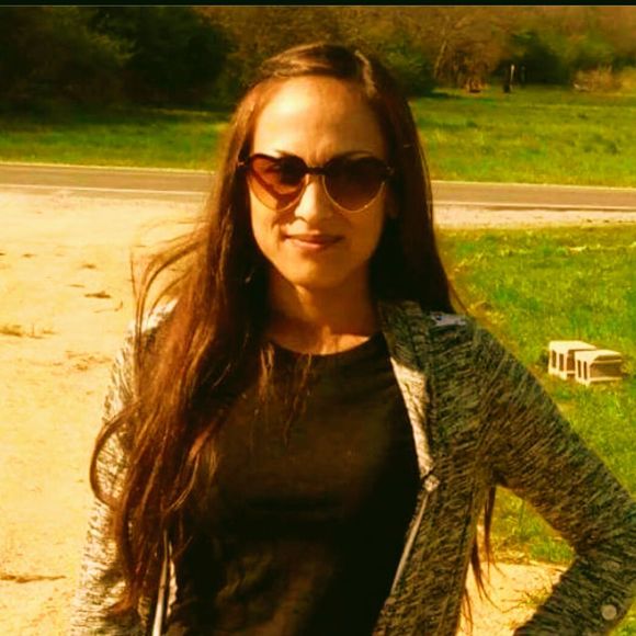 Meet your Posher, Vicki - Picture 1 of 1