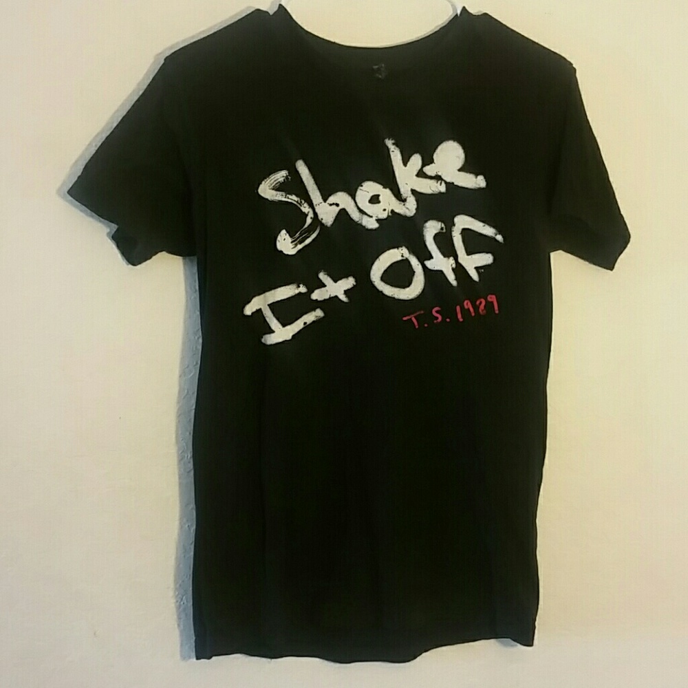 Taylor Swift Shake It Off T-shirt ??
