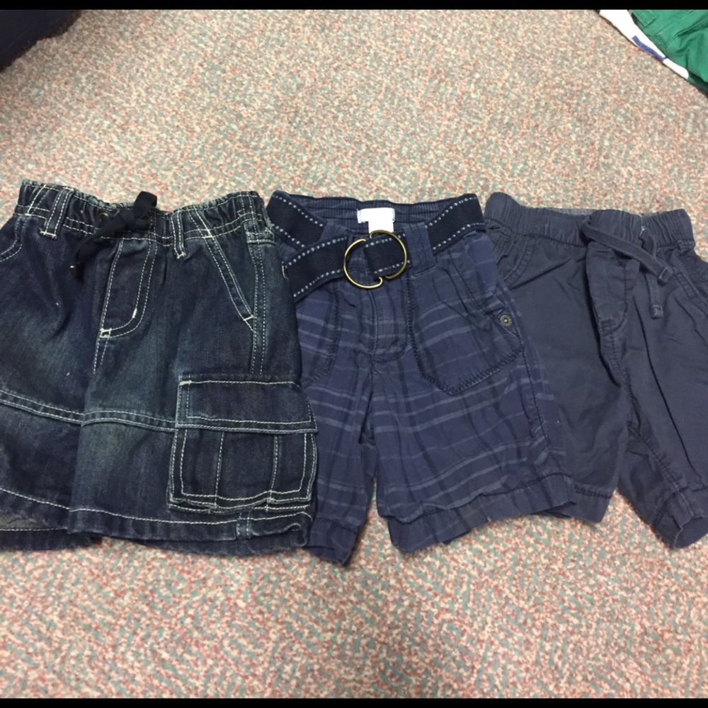 Boy's shorts 12-18 months