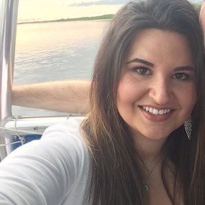 Meet your Posher, Mia